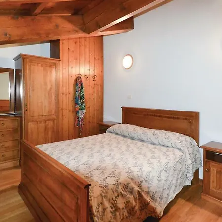 Apt. 3 *